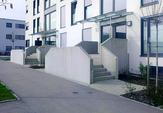 Eingangstreppe, Wohnbau, bewo Betonfertigteile